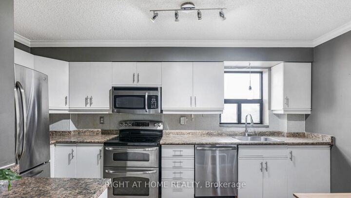 Property Photo:  41 Ash Street 402  ON L9P 1E2 