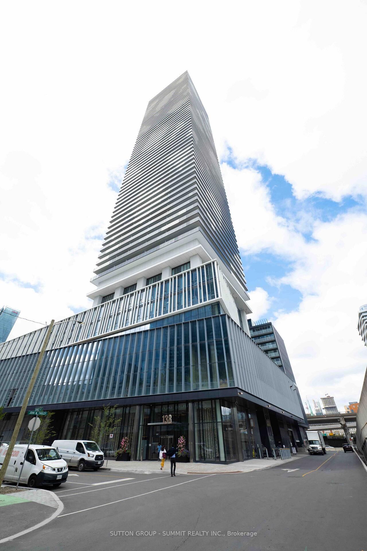 Property Photo:  138 Downes Street 4305  ON M5E 0E4 