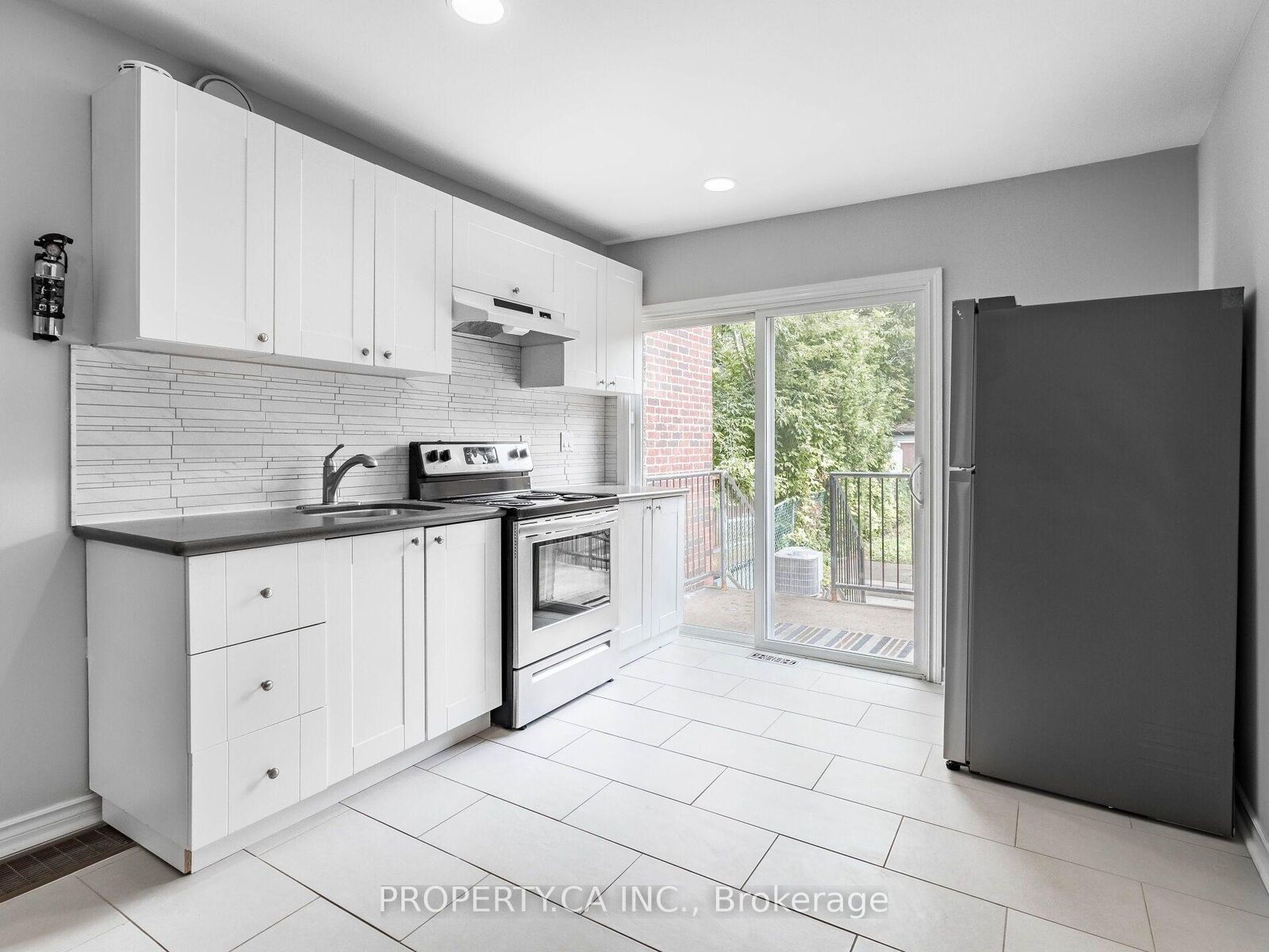 Property Photo:  285 Bartlett Avenue Main  ON M6H 3G3 