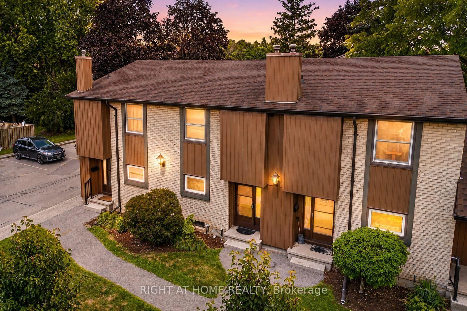 Property Photo:  215 Glamis Road 11  ON N1R 6V8 