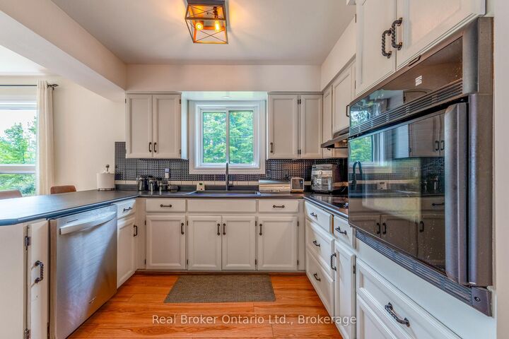 Property Photo: 1819 Old Second Road S ON L4M 4Y8
