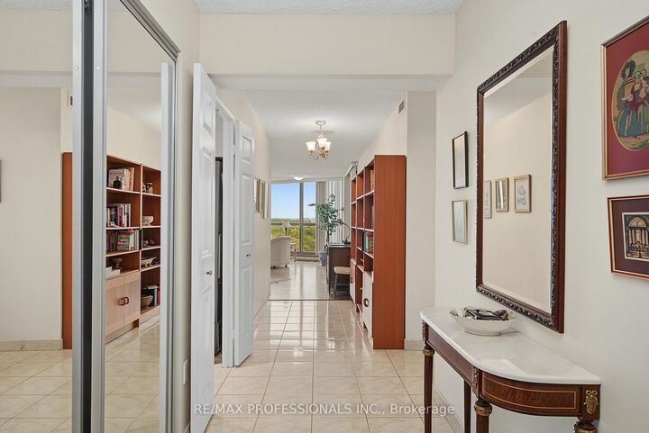 Property Photo: 2010 Islington Avenue 1004 ON M9P 3S8