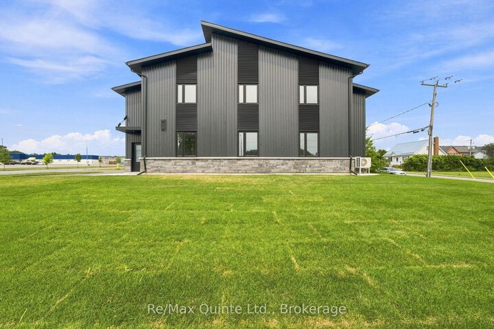 Property Photo:  5 Sienna Avenue D  ON K8P 4G5 