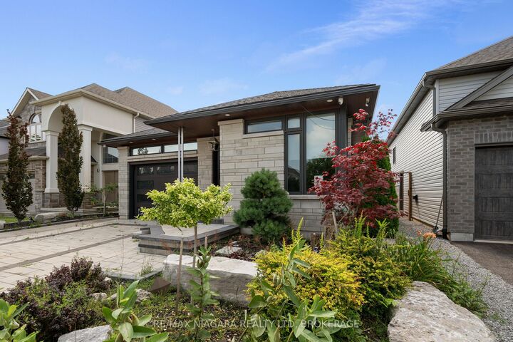 Property Photo: 31 Berkshire Drive ON L2M 0C2