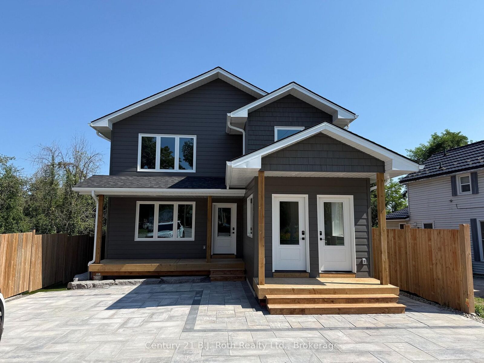 Property Photo:  165 Barrie Road 2 (Upper)  ON L3V 2P6 