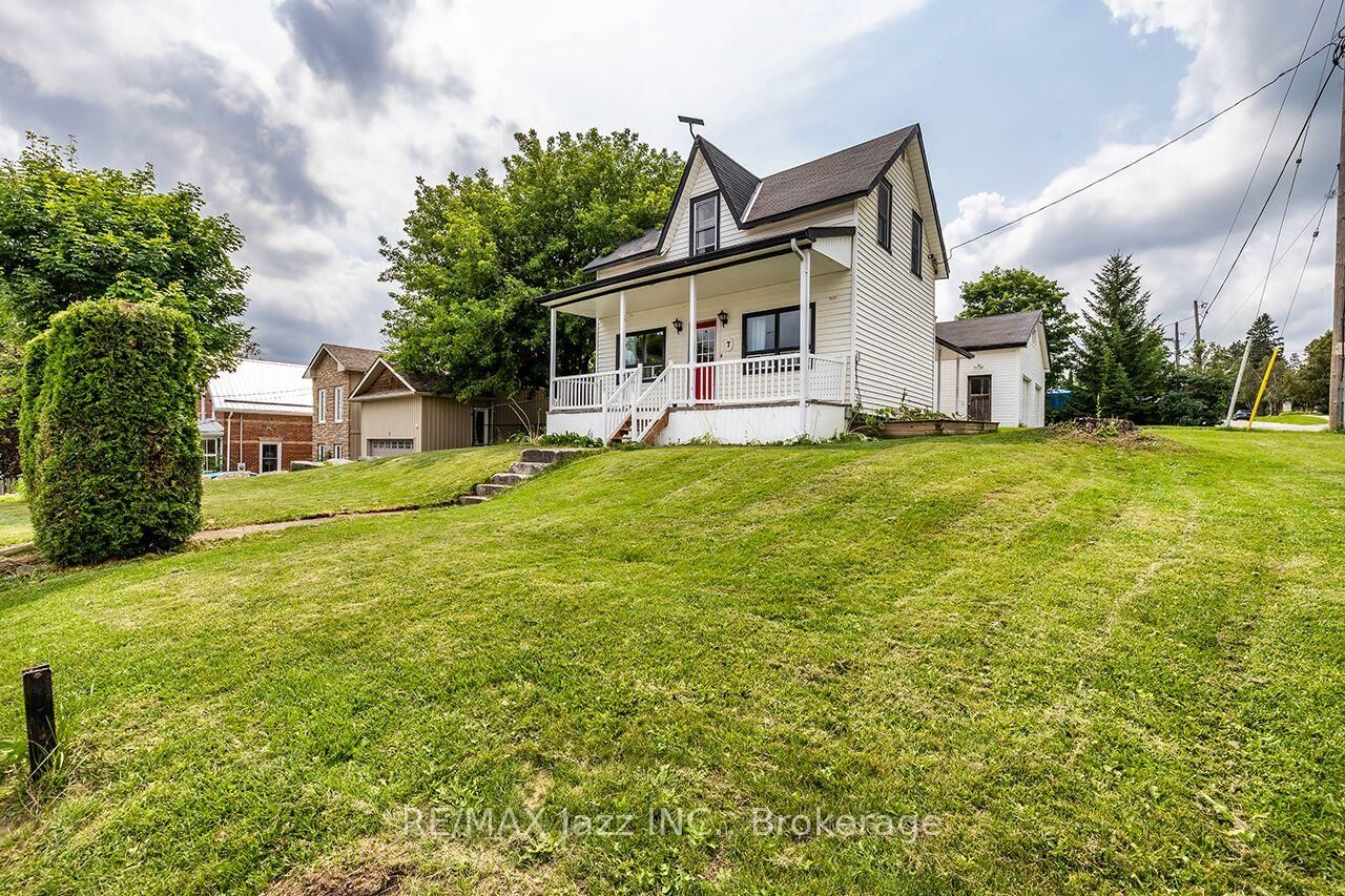 Property Photo: 7 Union Street ON L0A 1G0