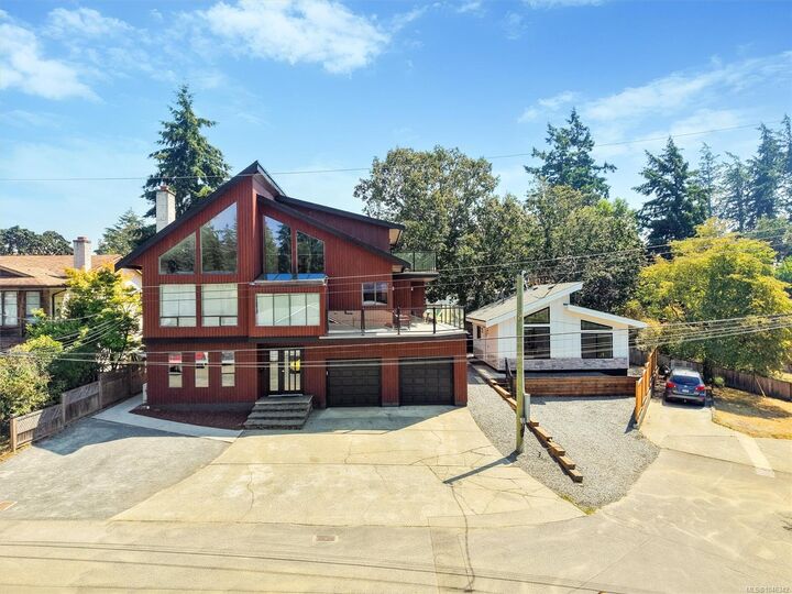 Property Photo: 1143 Lindsay Pl BC V9B 5N9