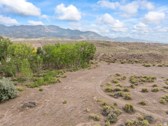 Property Photo: 1 Landslide Rd. E UT 84754