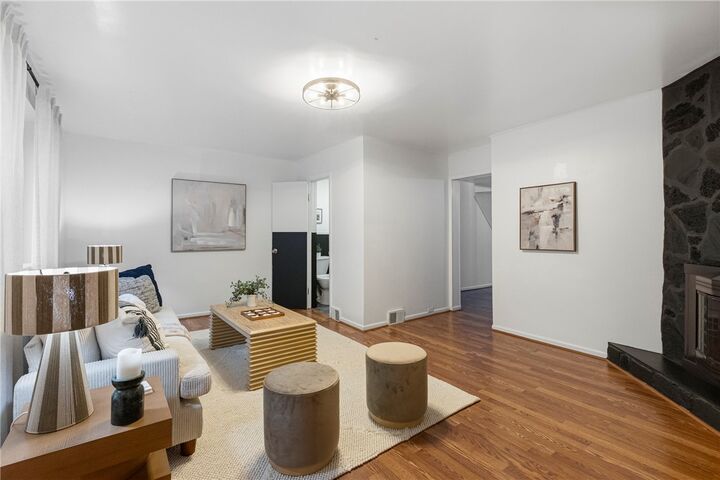 Property Photo: 1907 Fox Way PA 15203