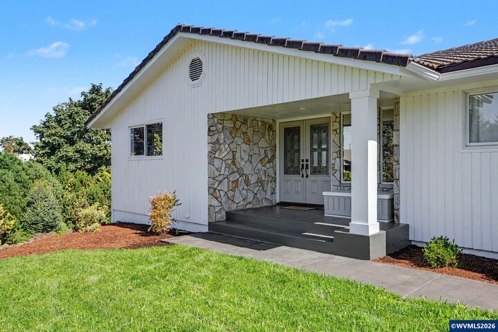 Property Photo:  3272 Basswood St NW  OR 97304 