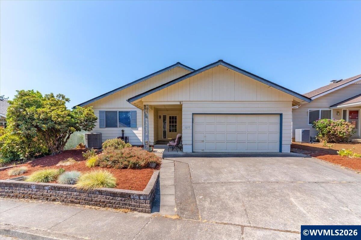 Property Photo:  3253 Winslow Wy NW  OR 97304 