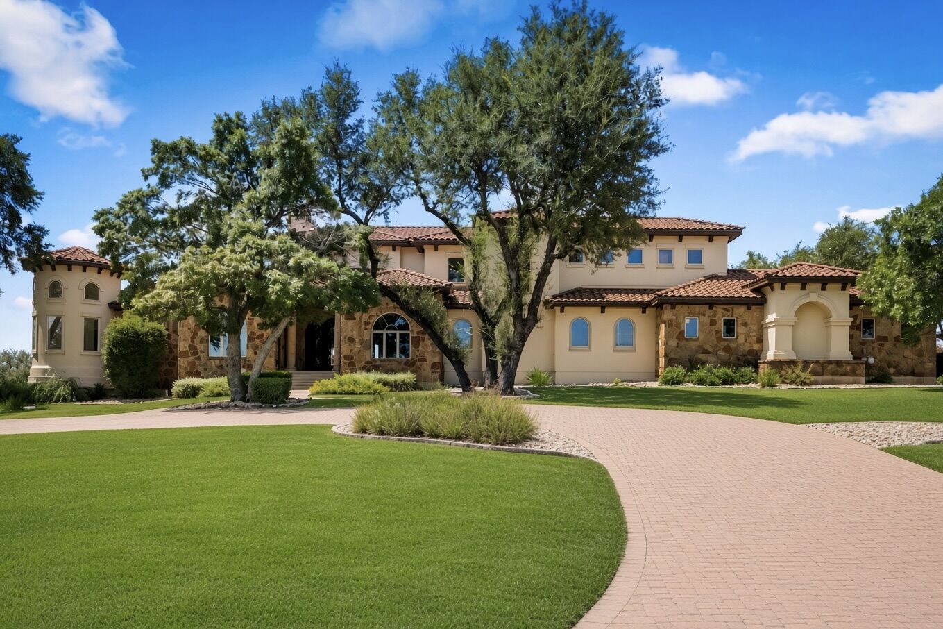 Property Photo: 8001 Magnolia Ridge Cove TX 78738