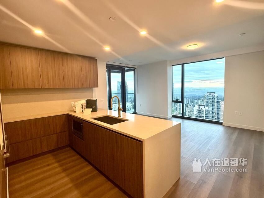 Property Photo: 5987 Wilson Avenue 33xx BC V5H 0L7