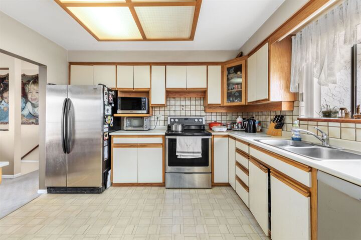 Property Photo: 3481 Dieppe Drive BC V5M 4C8