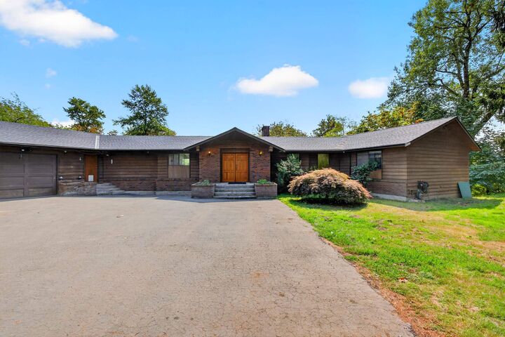 Property Photo: 24694 21B Avenue BC V2Z 1J3