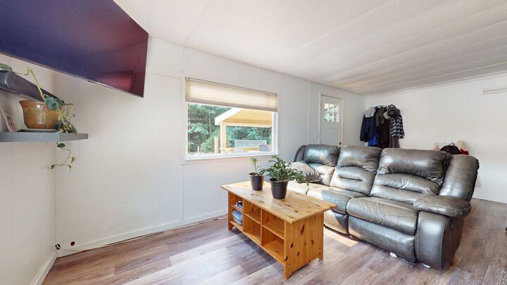 Property Photo: 39884 Government Road 8 BC V8B 0B1