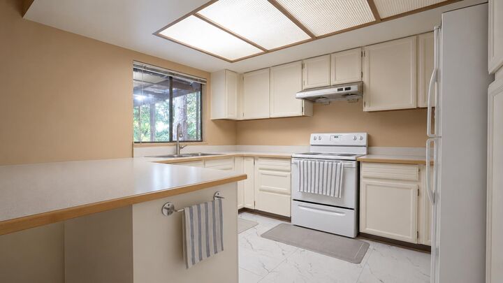 Property Photo: 7700 Schaefer Avenue BC V6Y 2W8