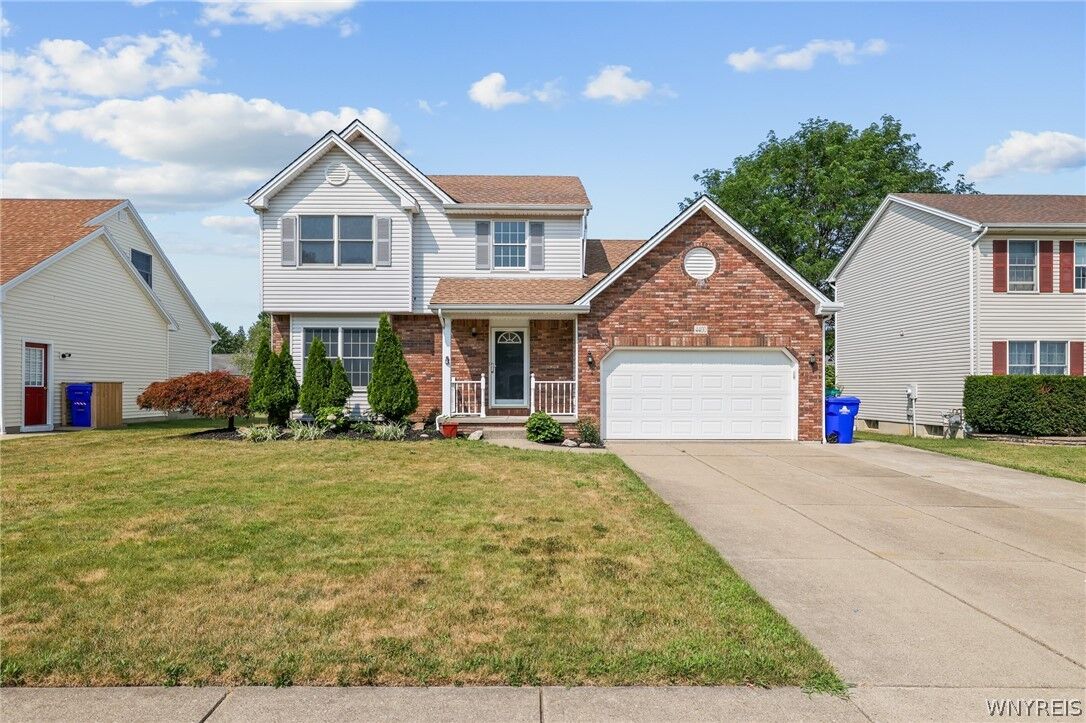 Property Photo:  4400 Manor Lane  NY 14075 