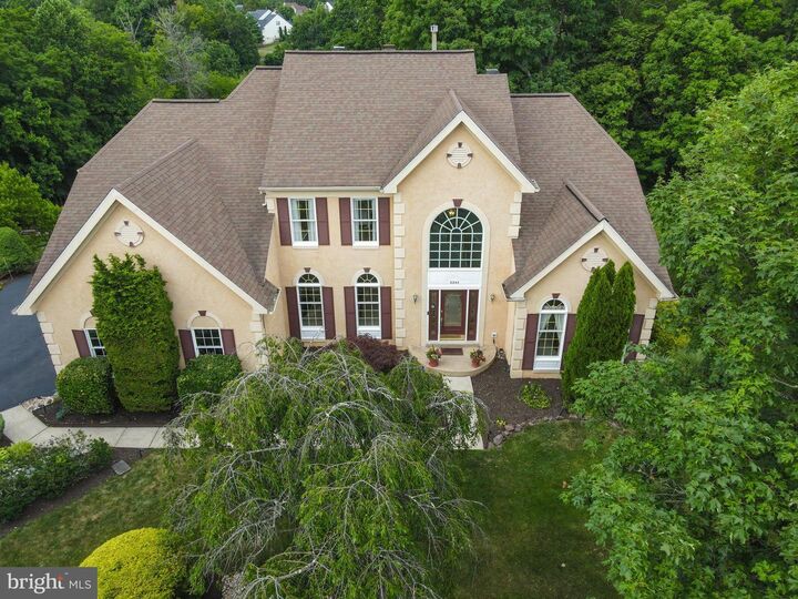Property Photo: 2245 Sunrise Way PA 18929