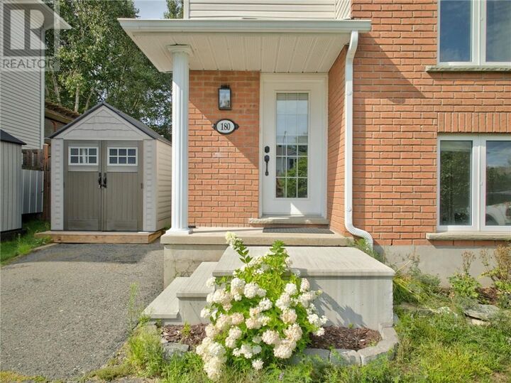 Property Photo:  180 Eaglestone Court  ON P3B 4K1 