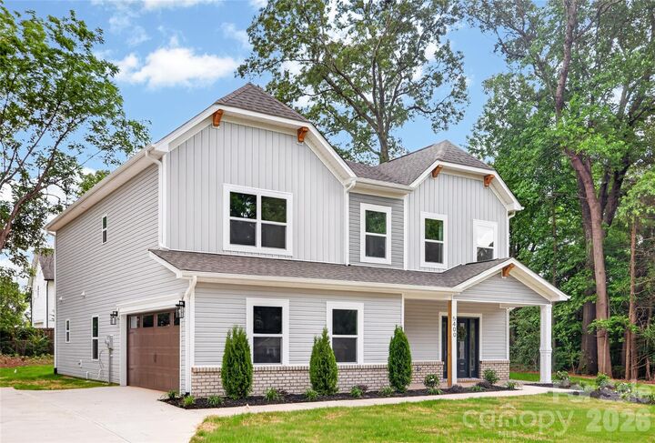 Property Photo:  9006 Pinenoll Lane  NC 28215 