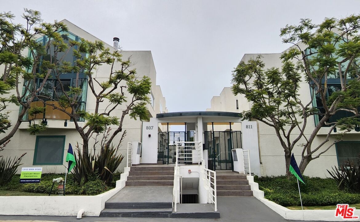 Property Photo:  807 21st St, Unit 5  CA 90403 
