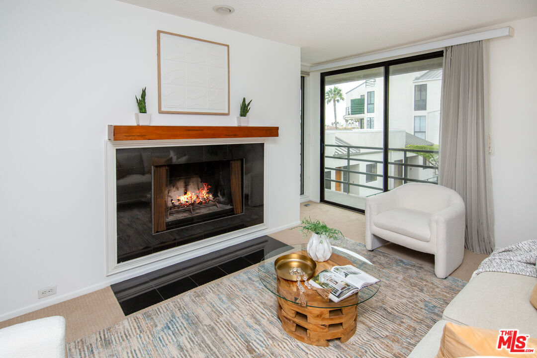 Property Photo: 2960 Neilson Way, Unit 304 CA 90405