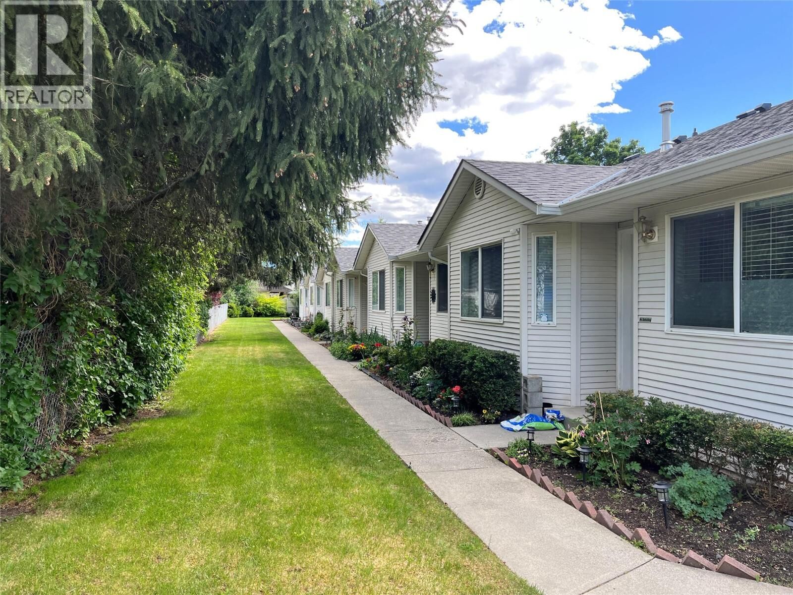 Property Photo:  1902 46 Avenue 2  BC V1T 3P5 