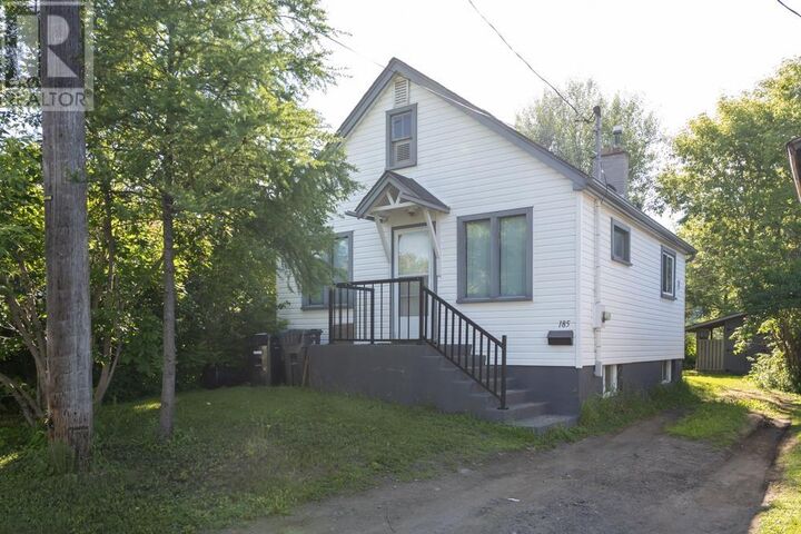Property Photo: 185 Empress St S ON P7B 4N8