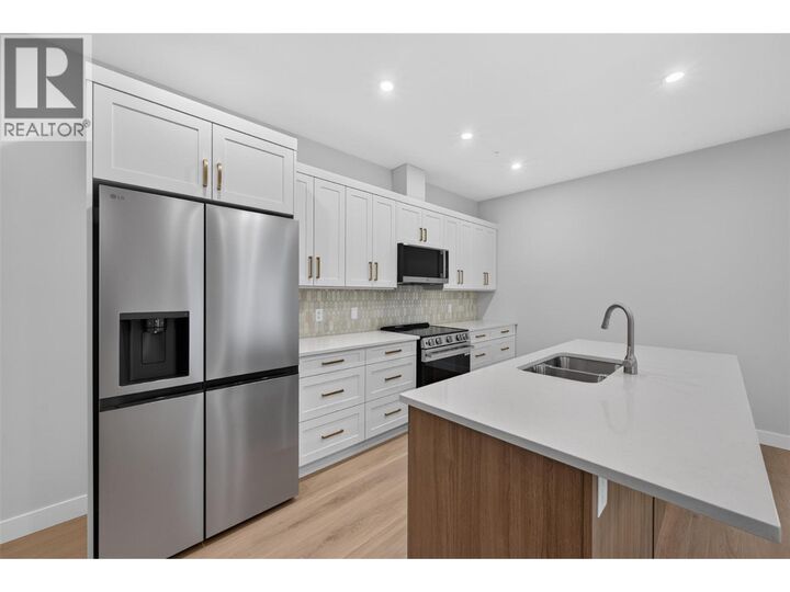 Property Photo: 2009 39 Avenue 1 BC V1T 8E5