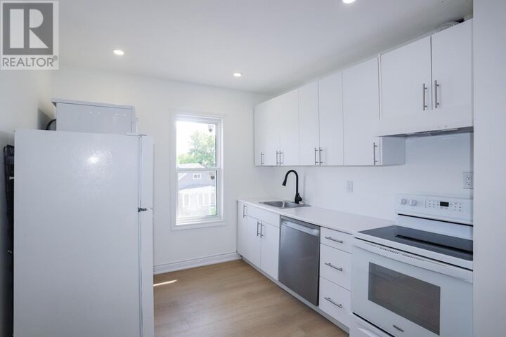 54 Cathcart St — photo 1
