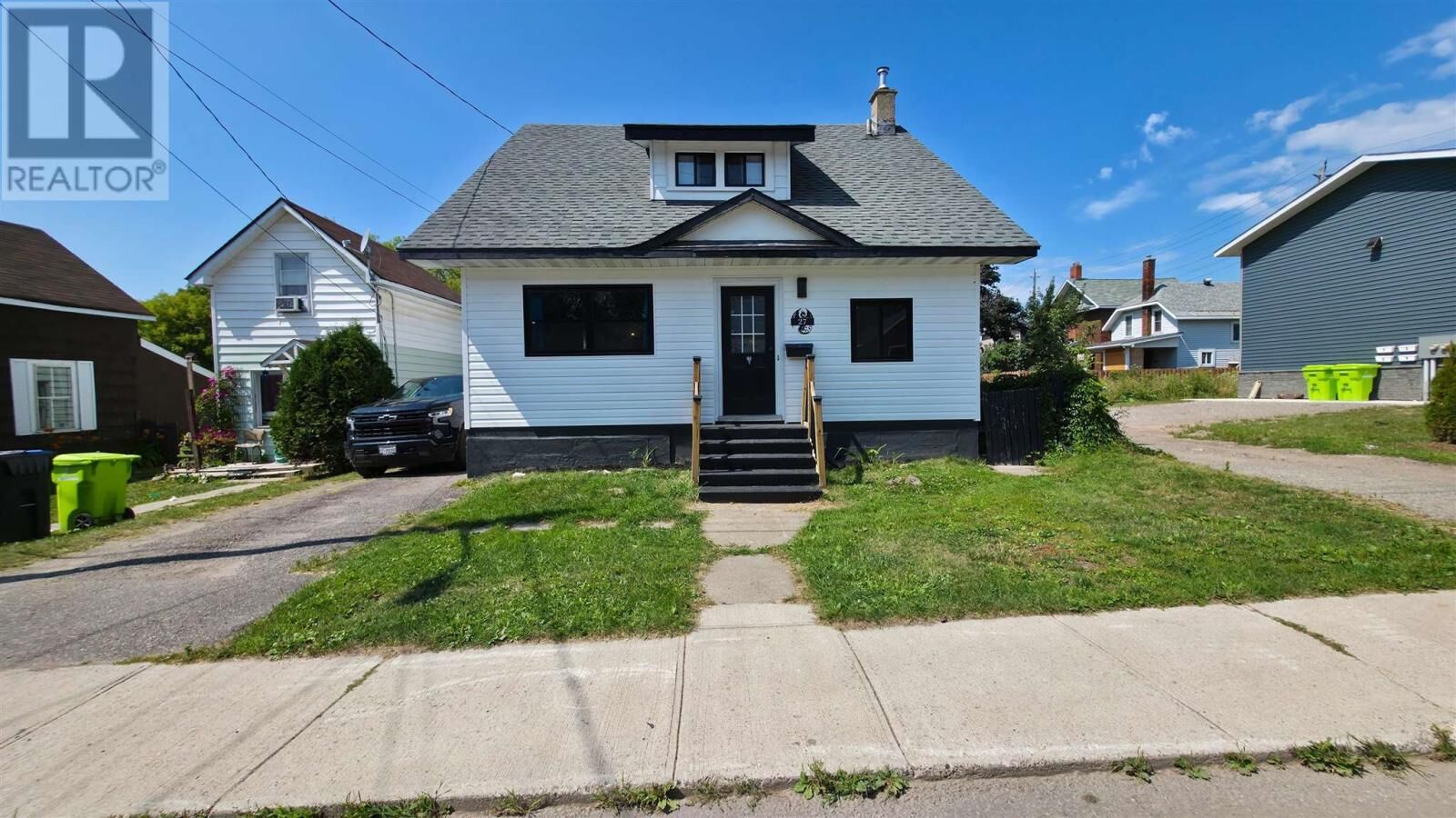 Property Photo:  27 Abbott St  ON P6A 2V8 
