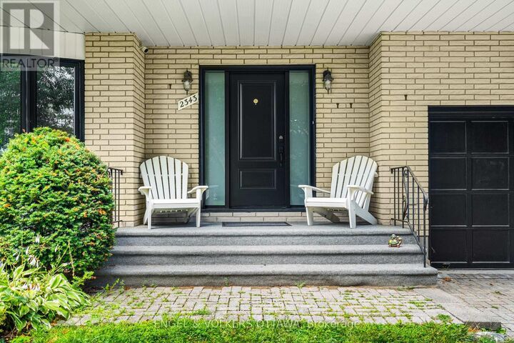 Property Photo: 2343 Whitehaven Crescent ON K2B 5H2