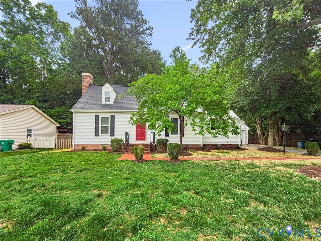 Property Photo:  422 Nottingham Drive  VA 23834 