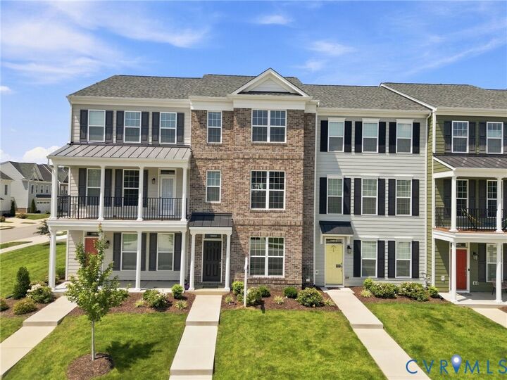 Property Photo: 13820 Village View Drive VA 23114