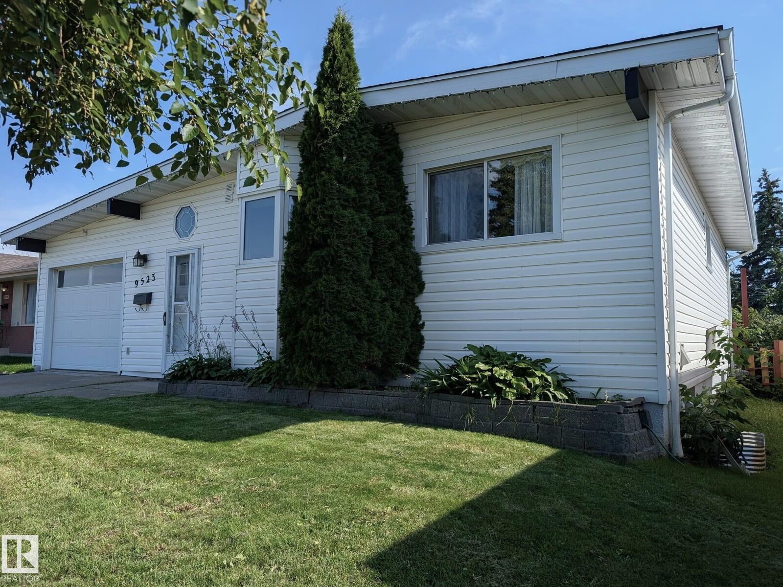 Property Photo:  9523 134 Avenue NW  AB T5E 1H8 