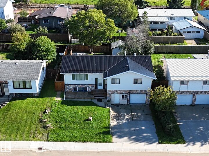 Property Photo: 4631 47 Avenue AB T0E 0T0