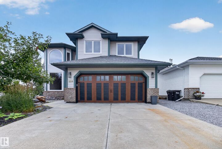 Property Photo: 229 Hillcrest Crest AB T8A 5V5