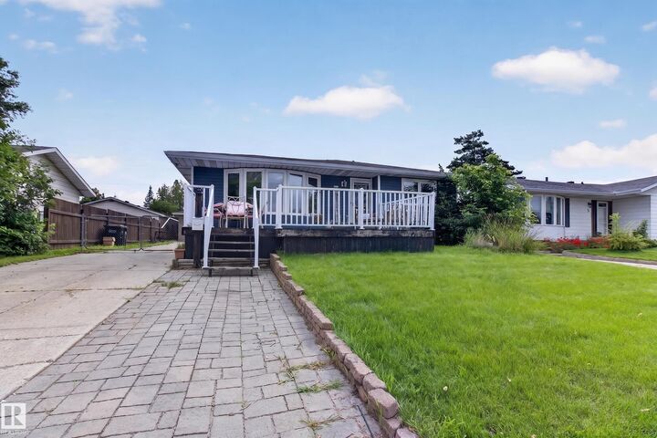 Property Photo: 5 Wilson Crescent AB T8A 3L1