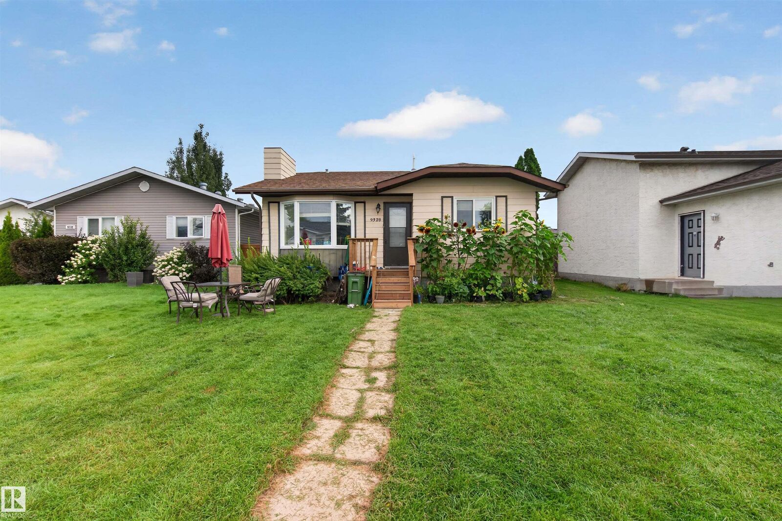 Property Photo: 9328 175 Avenue NW AB T5Z 2C5
