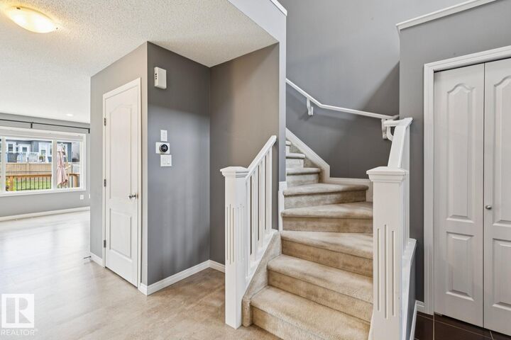 Property Photo:  5935 18 Avenue SW  AB T6X 0W4 