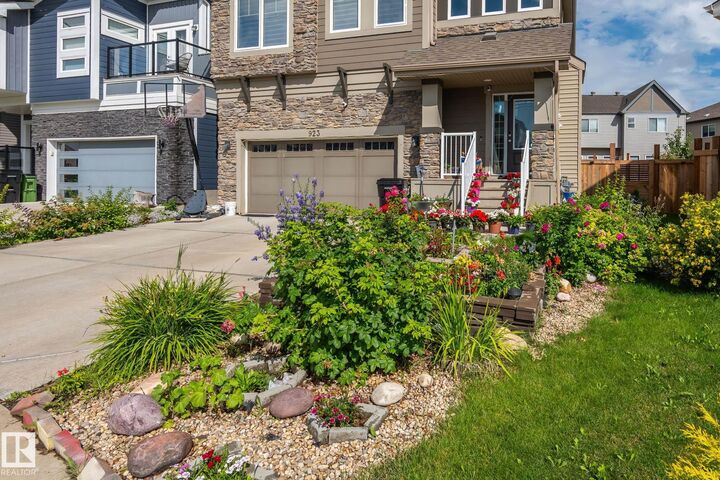 Property Photo:  923 174st SW  AB T6W 3V3 