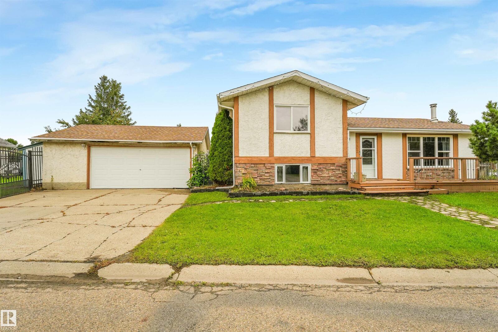 Property Photo: 9702 95 Avenue AB T8R 1H4