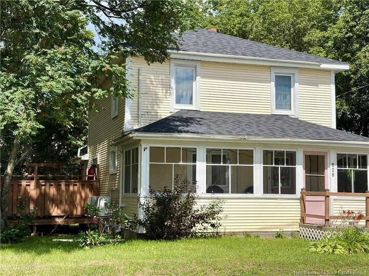 828 Landry — photo 1