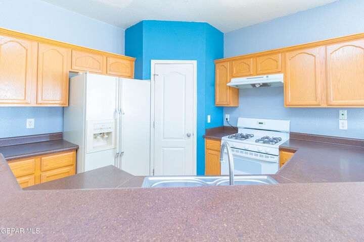 Property Photo: 5917 Cielo Del Rey Place A TX 79924