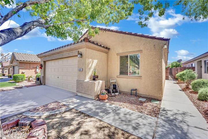 Property Photo: 5655 Crowbush Cove Place NV 89122