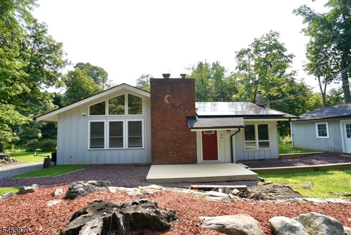 Property Photo:  5 Woodlawn Dr  NJ 07821 