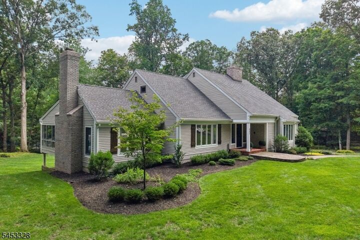 Property Photo:  662 Juniper Pl  NJ 07417 