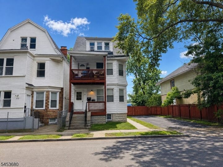Property Photo:  554 Norwood St  NJ 07018 