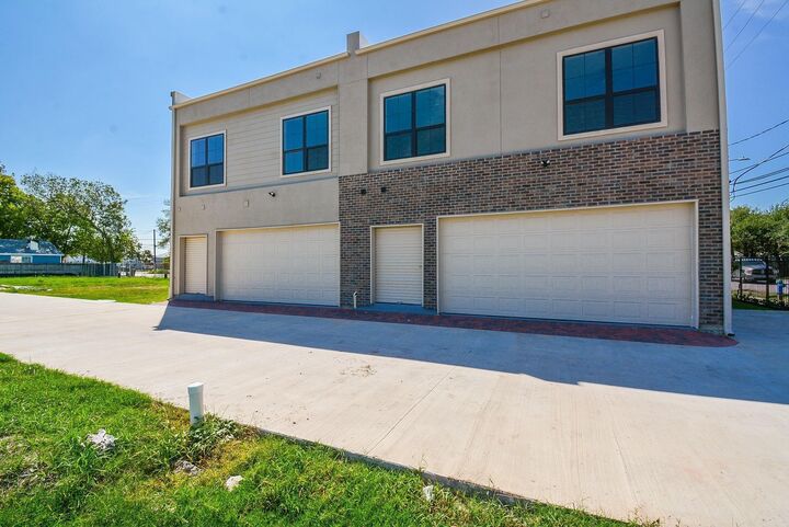Property Photo:  149 S 66 Street  TX 77011 